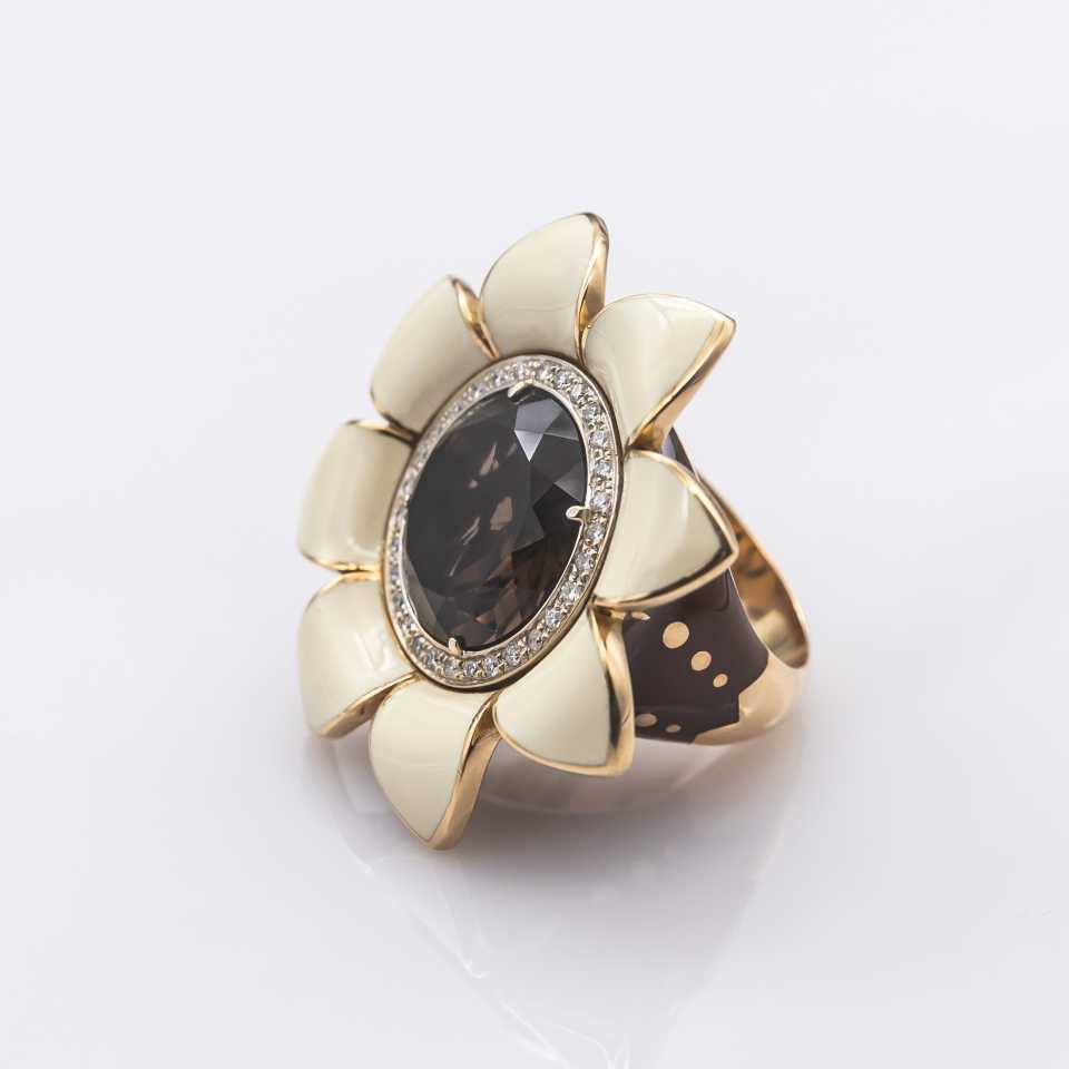 Anello fiore Collezione Girasole in oro, diamanti, quarzo e smalto beige