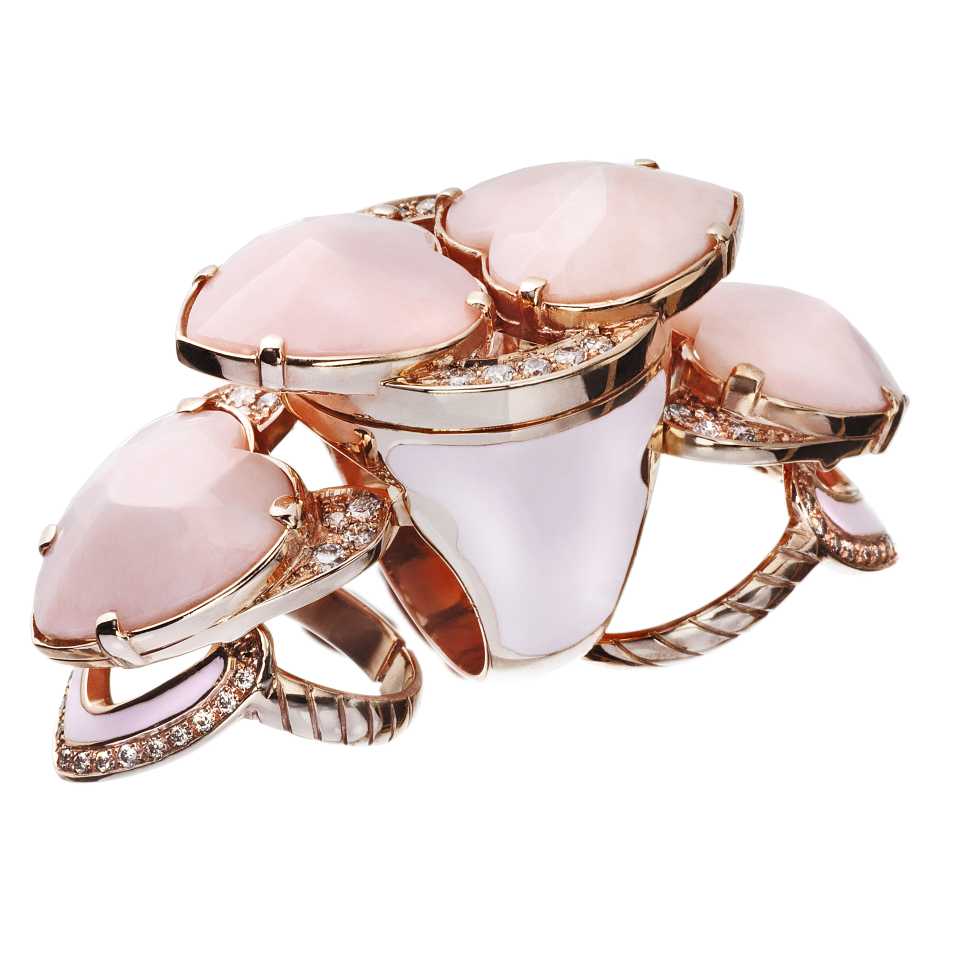 Anello Meccanico in oro con quattro cuori rosa, diamanti e opale