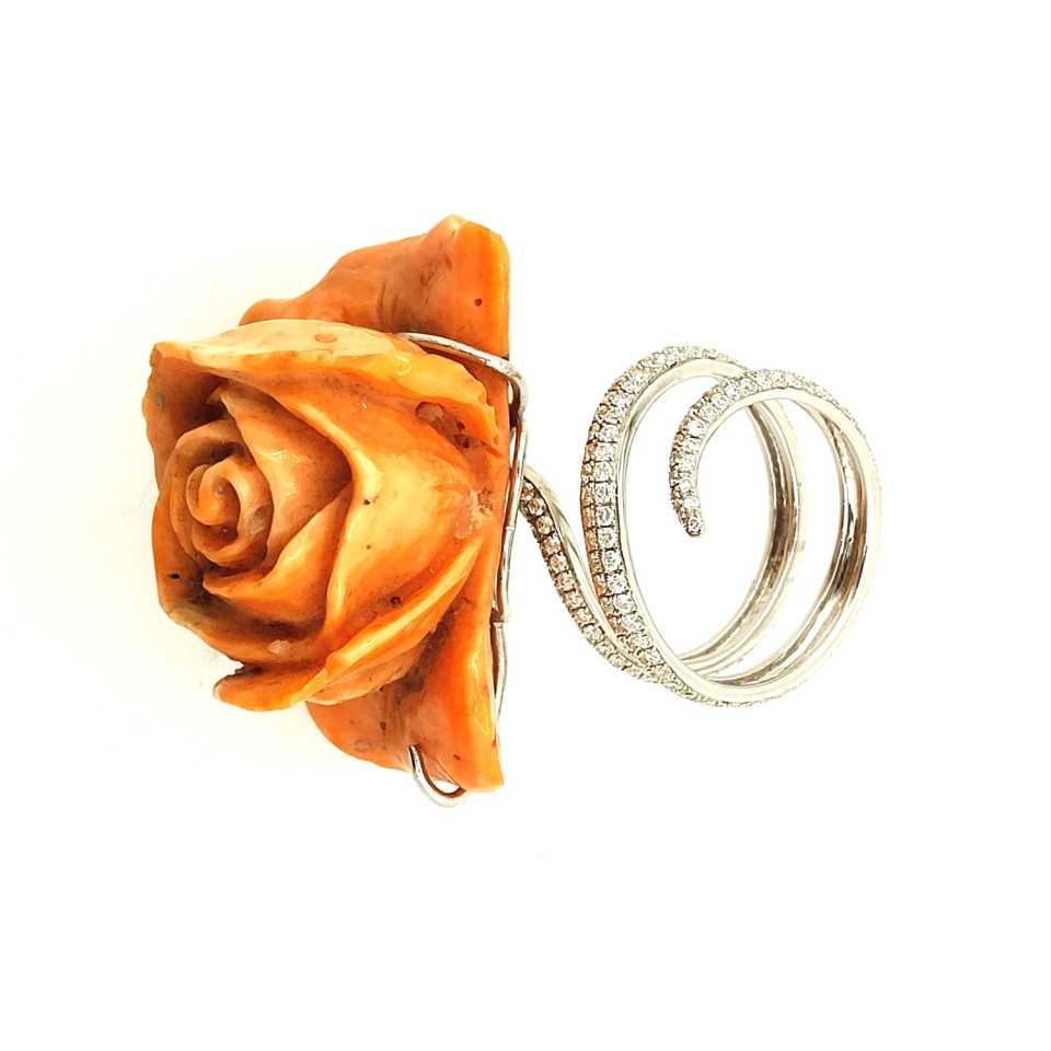 Anello con rosa Collezione Pezzi Unici in oro, diamanti e corallo